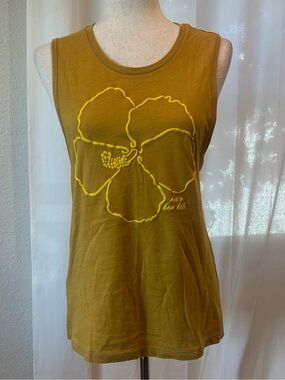 T&C Surf Mustard Hibiscus Floral Women's Tank Top size L. NWT
